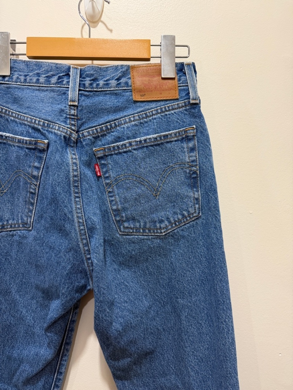 Levi's 501 High-Rise Blue Straight Jeans - Picture 8 of 12